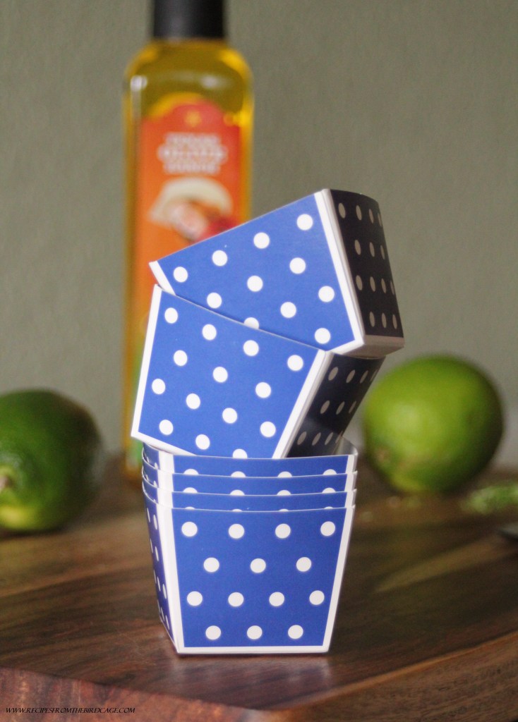 Stand Alone bakeware? Your overstuffed kitchen cabinets will thank you.
